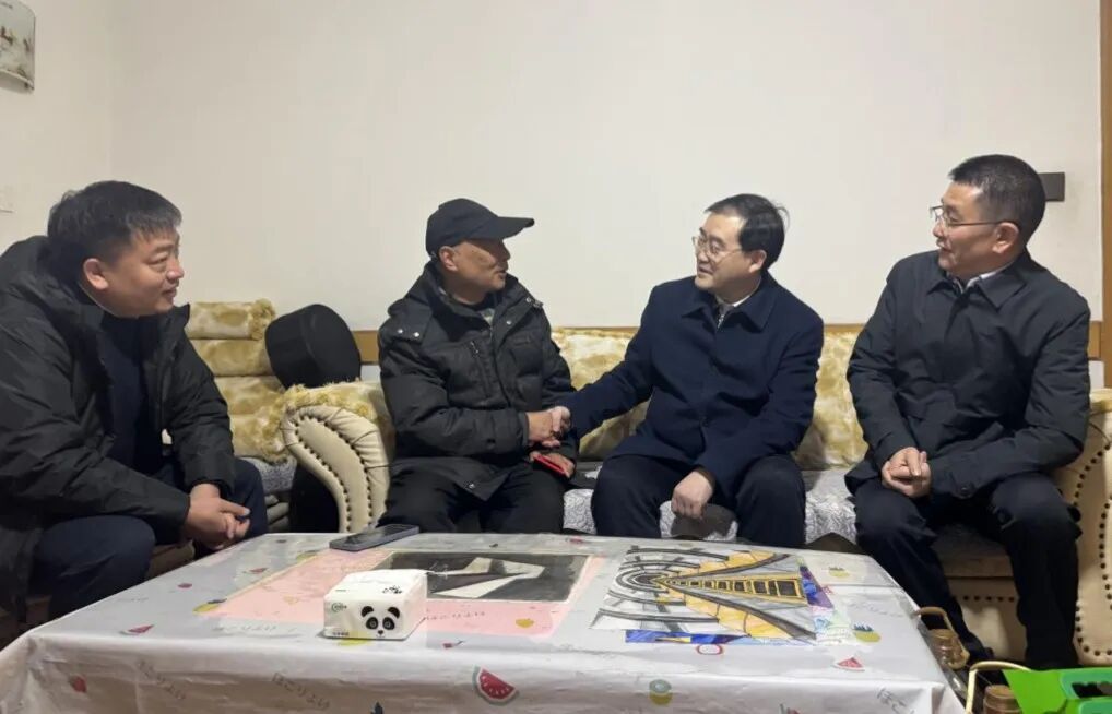 省国资委党委委员、副主任刘晓博走访慰问省旅投集团老党员老干部